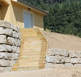 aménagement paysager en pierres de Parlemieux (38)